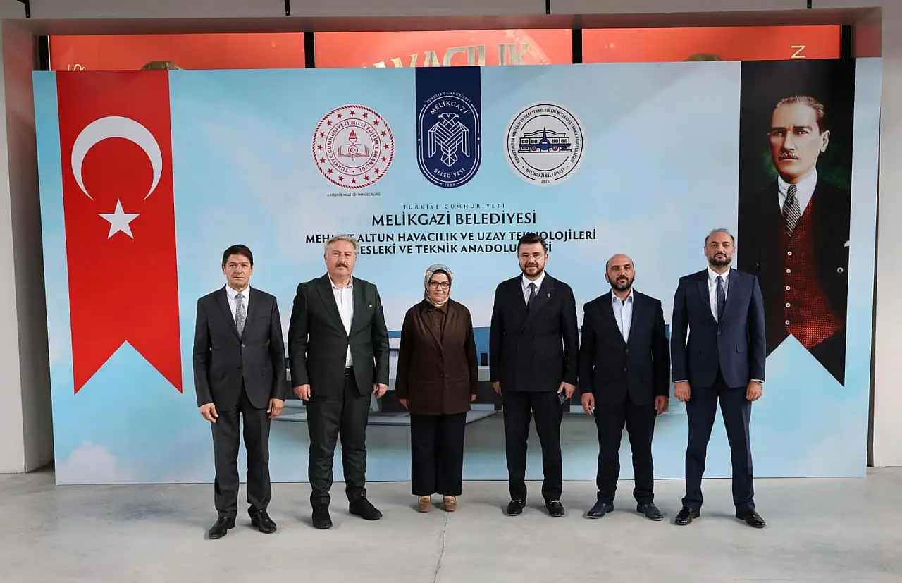 Türkiye'nin geleceğine umut veren lisede önemli buluşma: Vekil Böhürler tecrübelerini paylaştı...