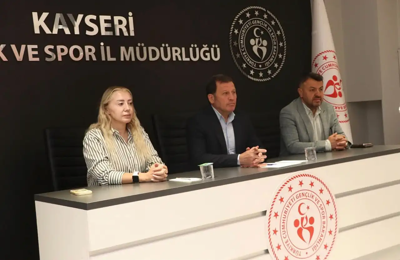 Kayseri'de kayak ve snowboard sporcuları yeni sezon hazırlanıyor! İl Müdüründen sporculara ziyaret…