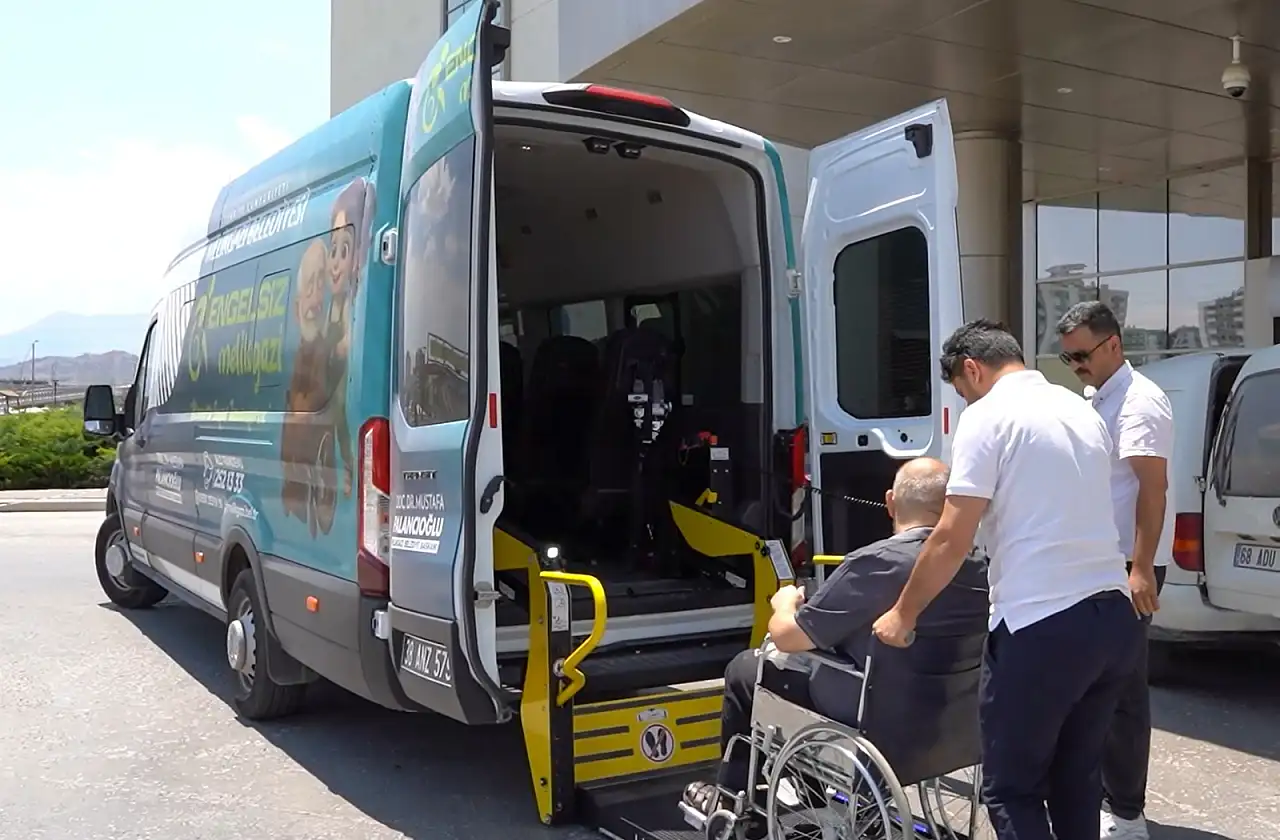 Kayseri'de bu araç gönülleri kazanıyor - ''Engelsiz Melikgazi'' vatandaşın hizmetinde!