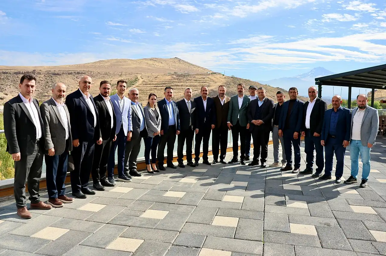 Görçeker'den İncesu'ya övgü: ''Bozkıra deniz getirmişsiniz!''