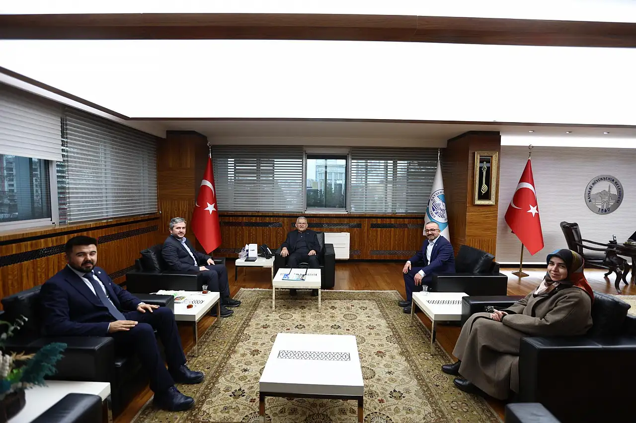 Başkan Büyükkılıç'a yılsonu ziyaretçi yoğunluğu