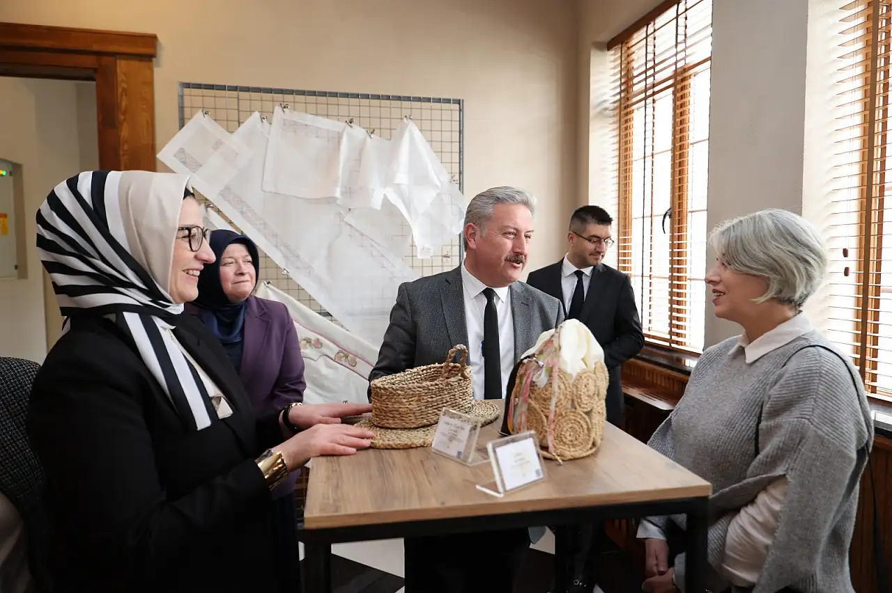 Sanat Melikgazi'de Kadınlar Günü Sergisi düzenlendi