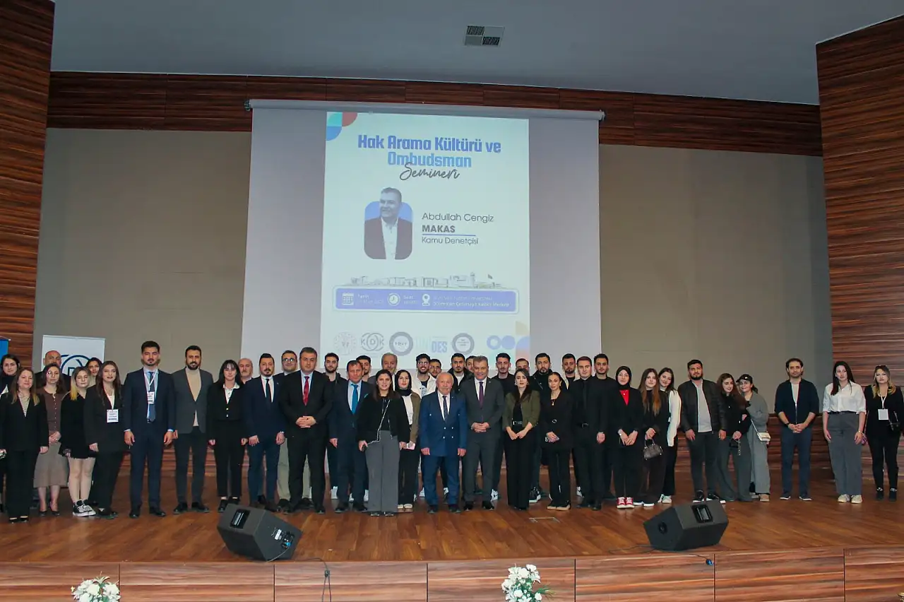 Kayseri'de üniversitede gündem yaratan etkinlik! Gençler hak aramayı öğreniyor