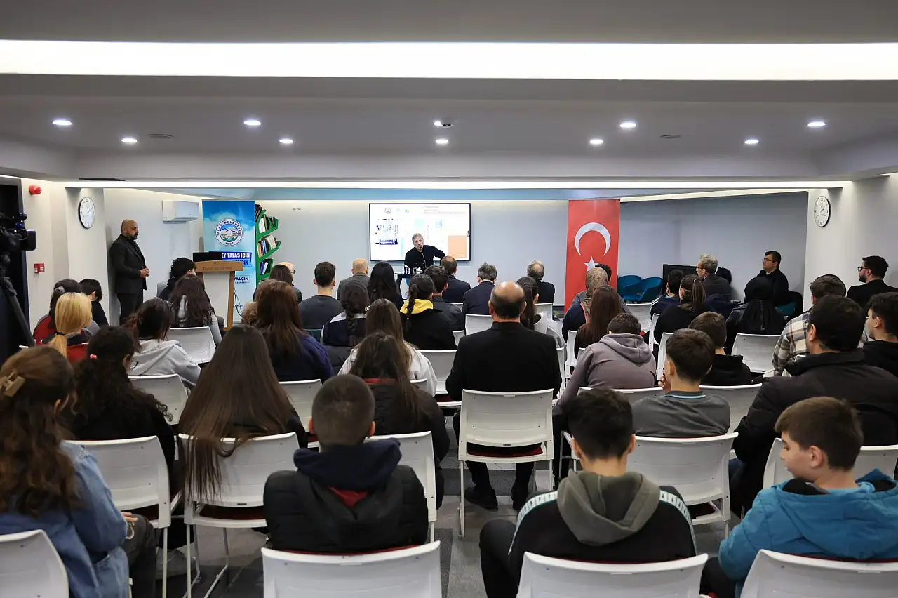 Edebiyat dünyasının duayen ismi Talas'ta gençlere anlatıldı
