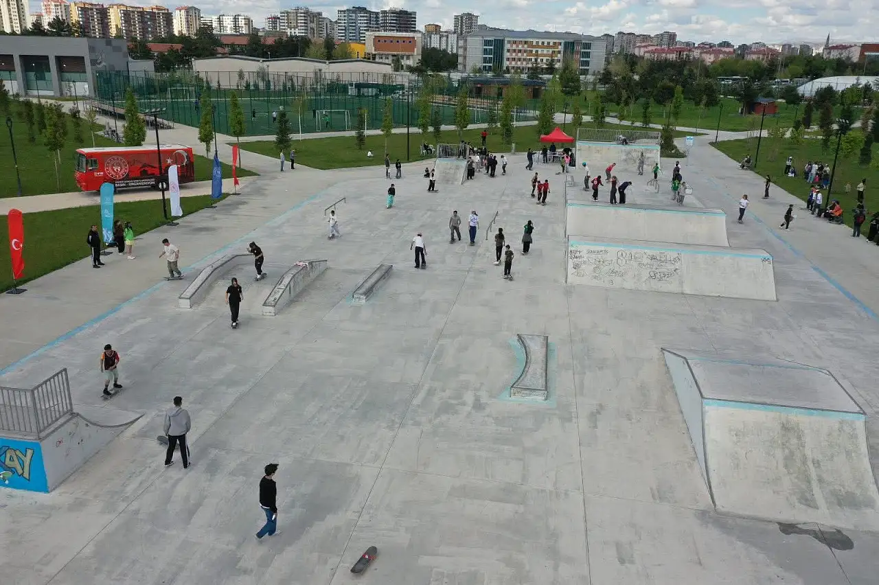 Kayseri'de Türkiye'nin en iyi kaykaycıları belli oldu