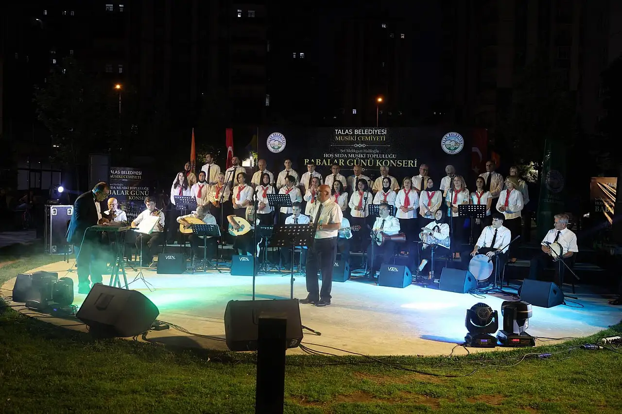 Babalar Günü'ne damga vuran gece! Sahneden yükselen ezgiler büyük beğeni topladı