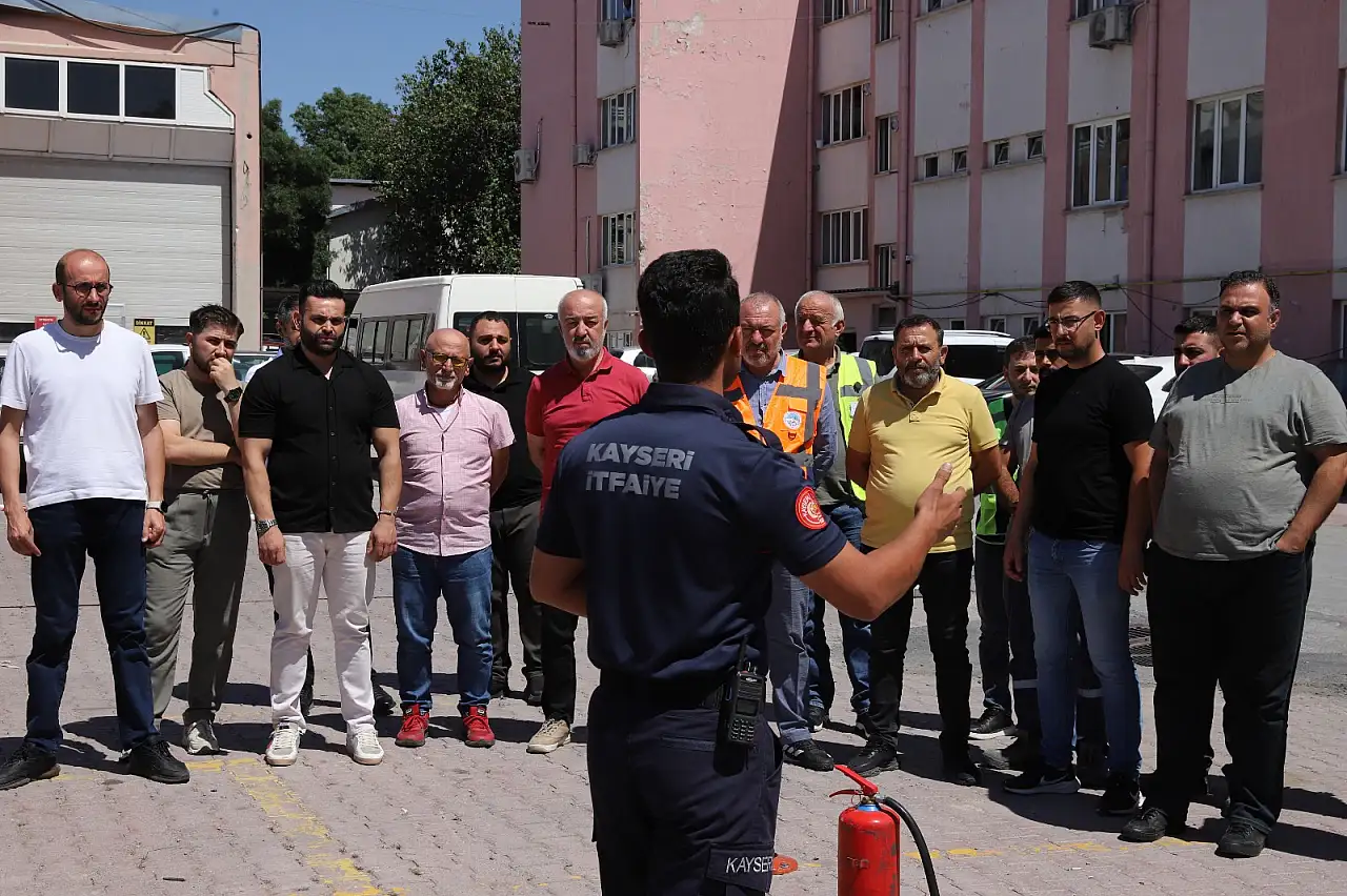 Büyükşehir'den ek hizmet binasında deprem ve yangın tatbikatı