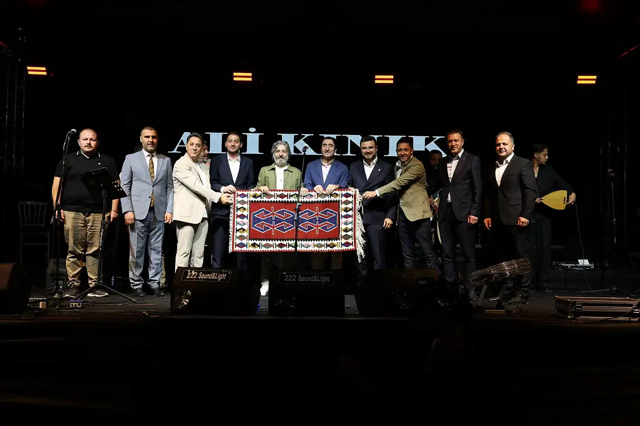 Kayseri'de 3 günlük festival böyle sona erdi! Final gecesine damga vurdular