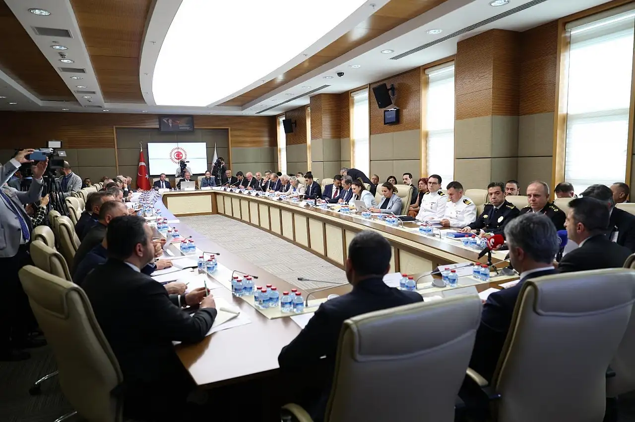 Hulusi Akar duyurdu: Teklif Genel Kurul yolunda!
