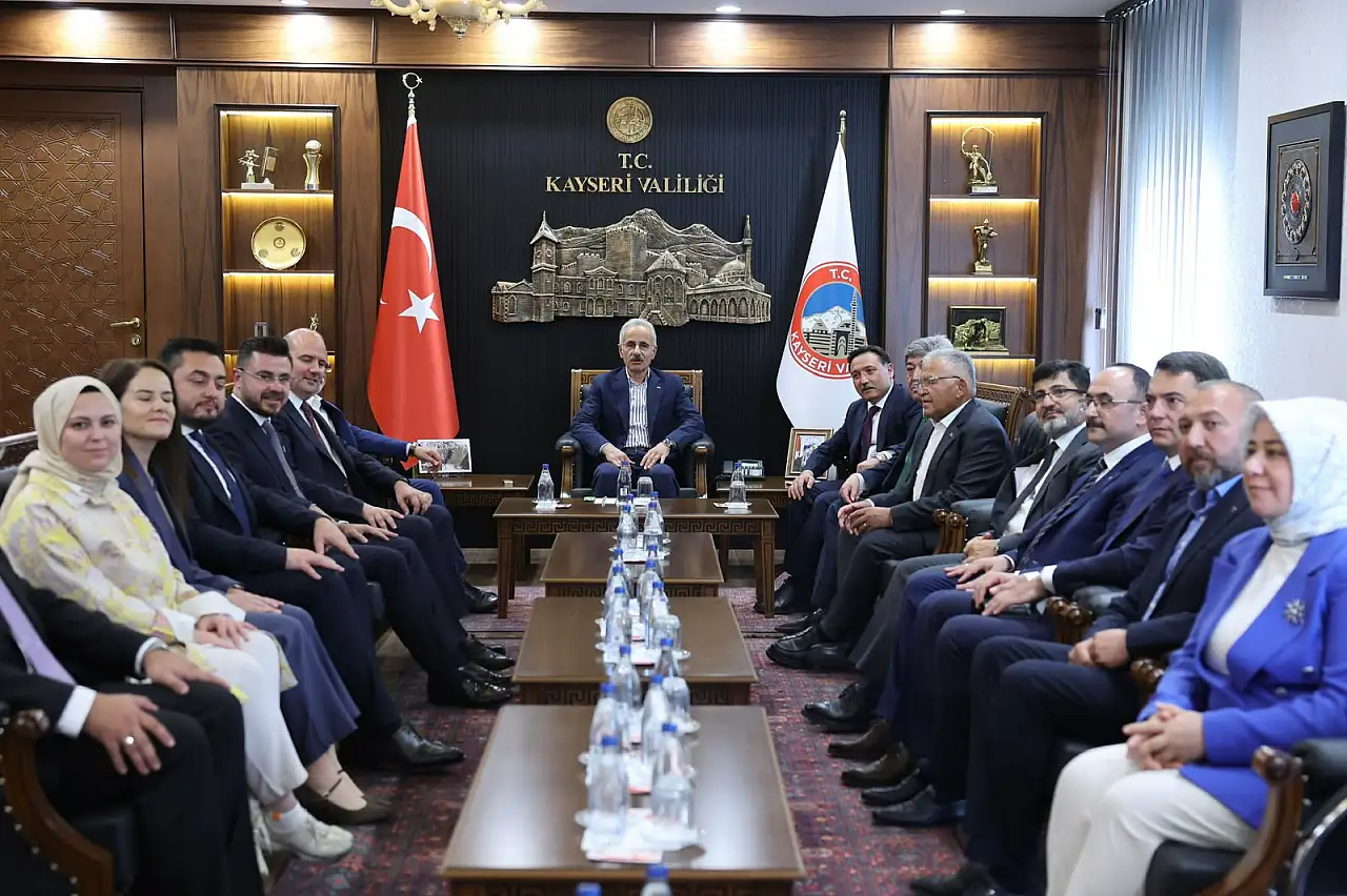 Bakan Uraloğlu Kayseri'ye geldi! Vali Çiçek'le görüşmede neler konuşuldu?