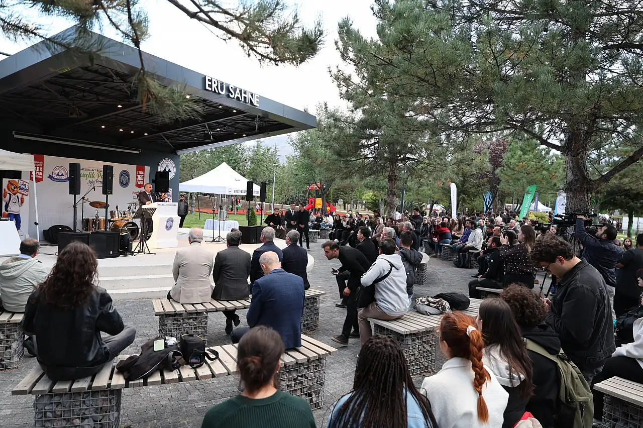 Melikgazi'den ERÜ'ye modern gençlik parkı: Rektör Altun'dan teşekkür