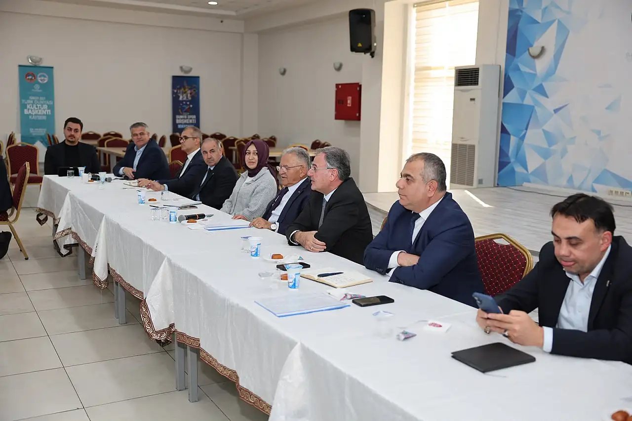 Özdoğan Büyükkılıç'a eşlik etti: Muhtarlarla yatırım projelerini masaya yatırdı!