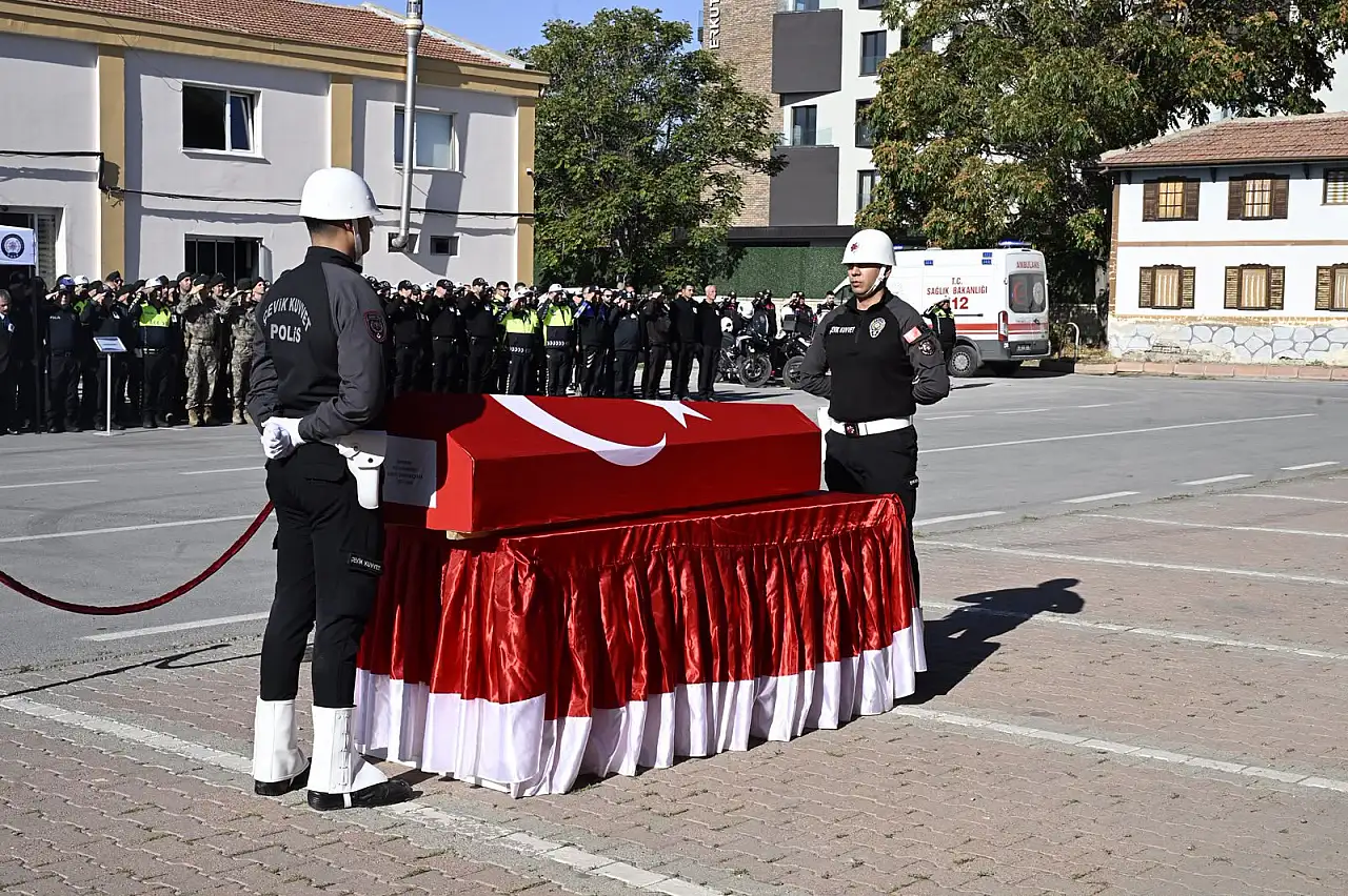 Artvin'deki trafik kazasında yaralanmıştı: Kayseri İl Emniyet Müdürlüğü'nde polis memuruna son görev...
