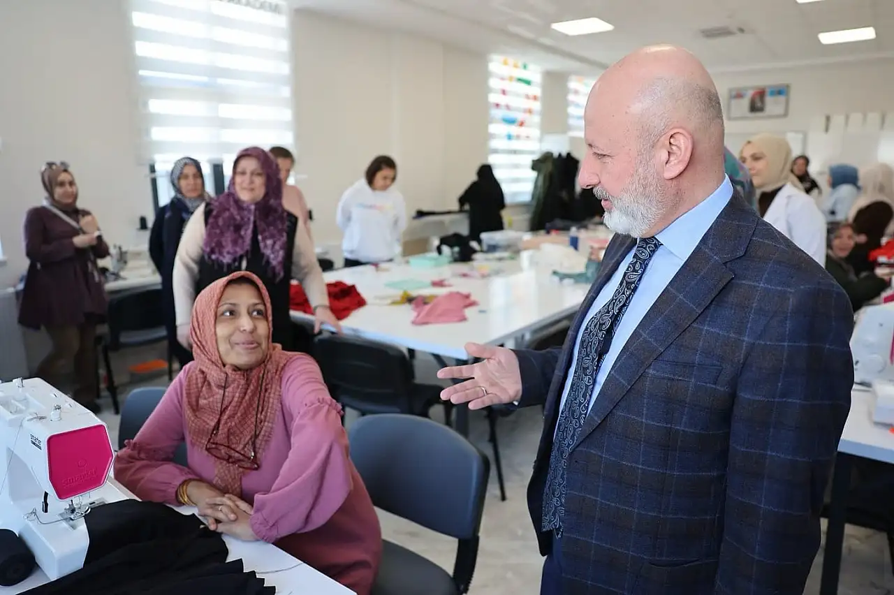 Kocasinan Akademi ile kursiyerler ev ekonomisine destek sağlıyor
