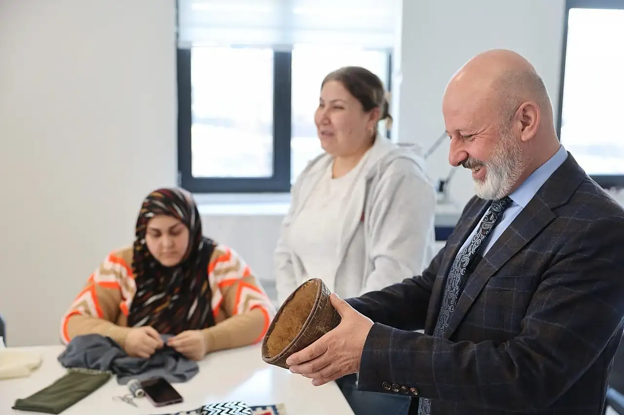Kocasinan Akademi ile kursiyerler ev ekonomisine destek sağlıyor