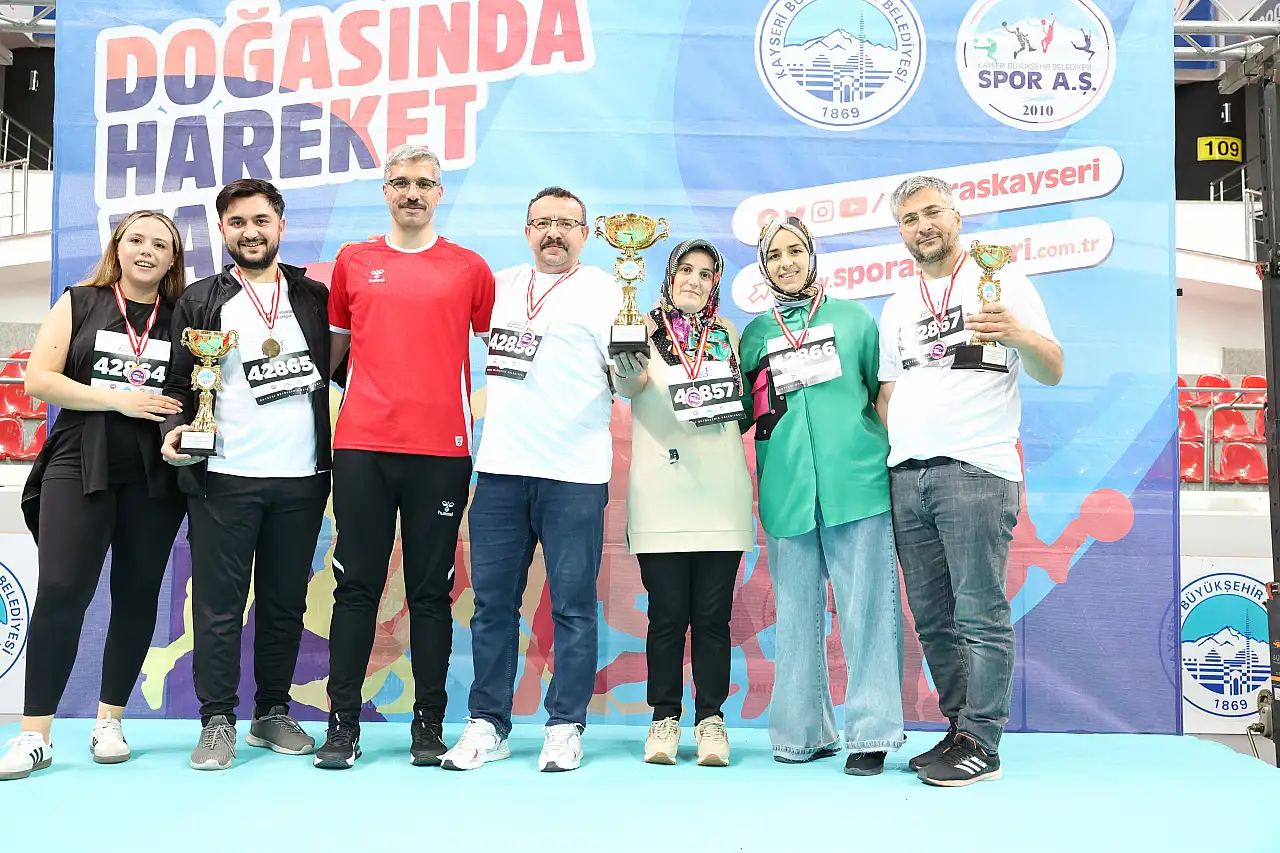 Kayseri'de aileler sahaya indi: Eğlence, rekabet ve bol kahkaha bir aradaydı!