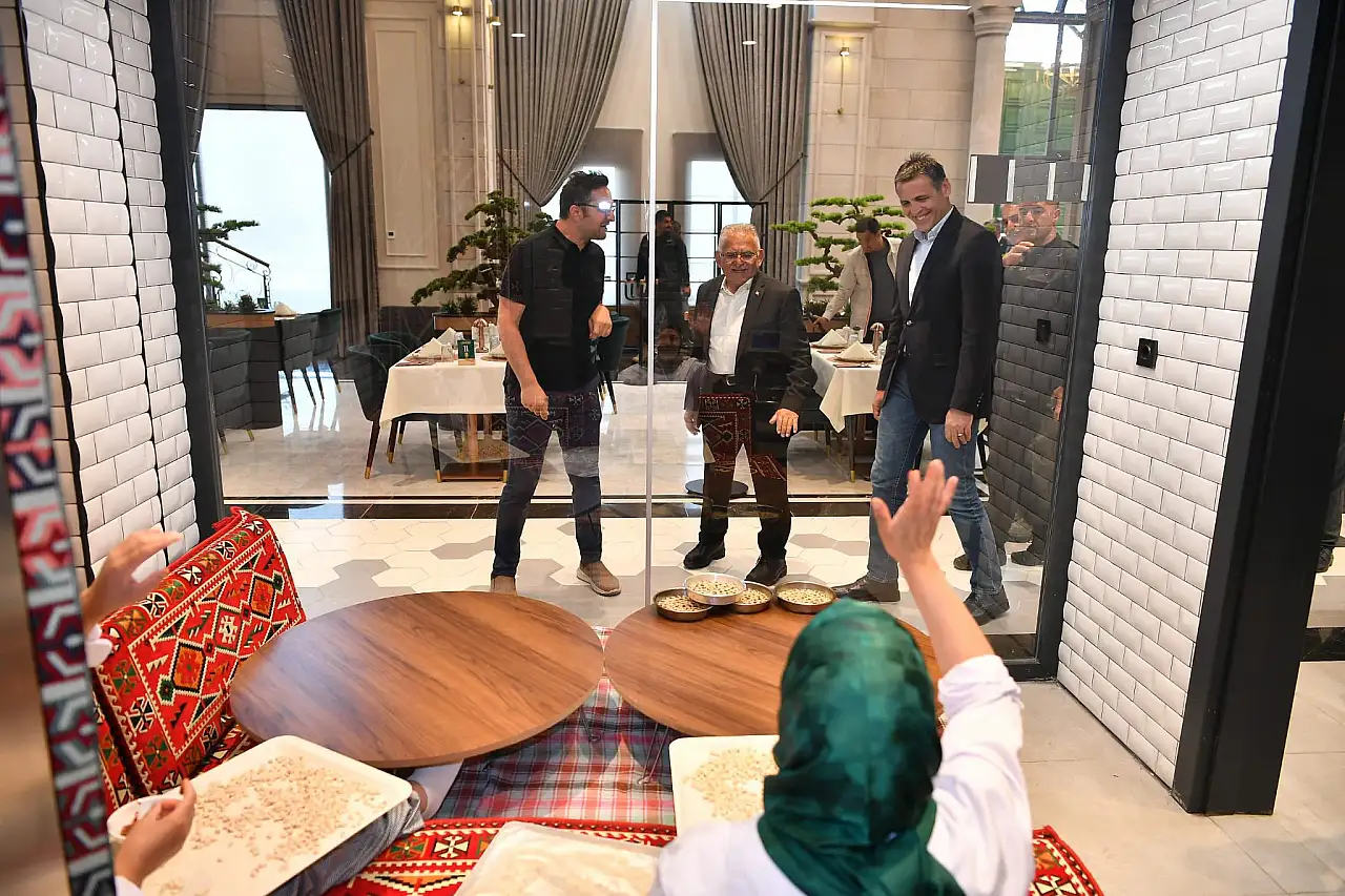 Büyükkılıç ve Aydın, Millet Bahçesindeki mutfak sanatları merkezini gezdi!