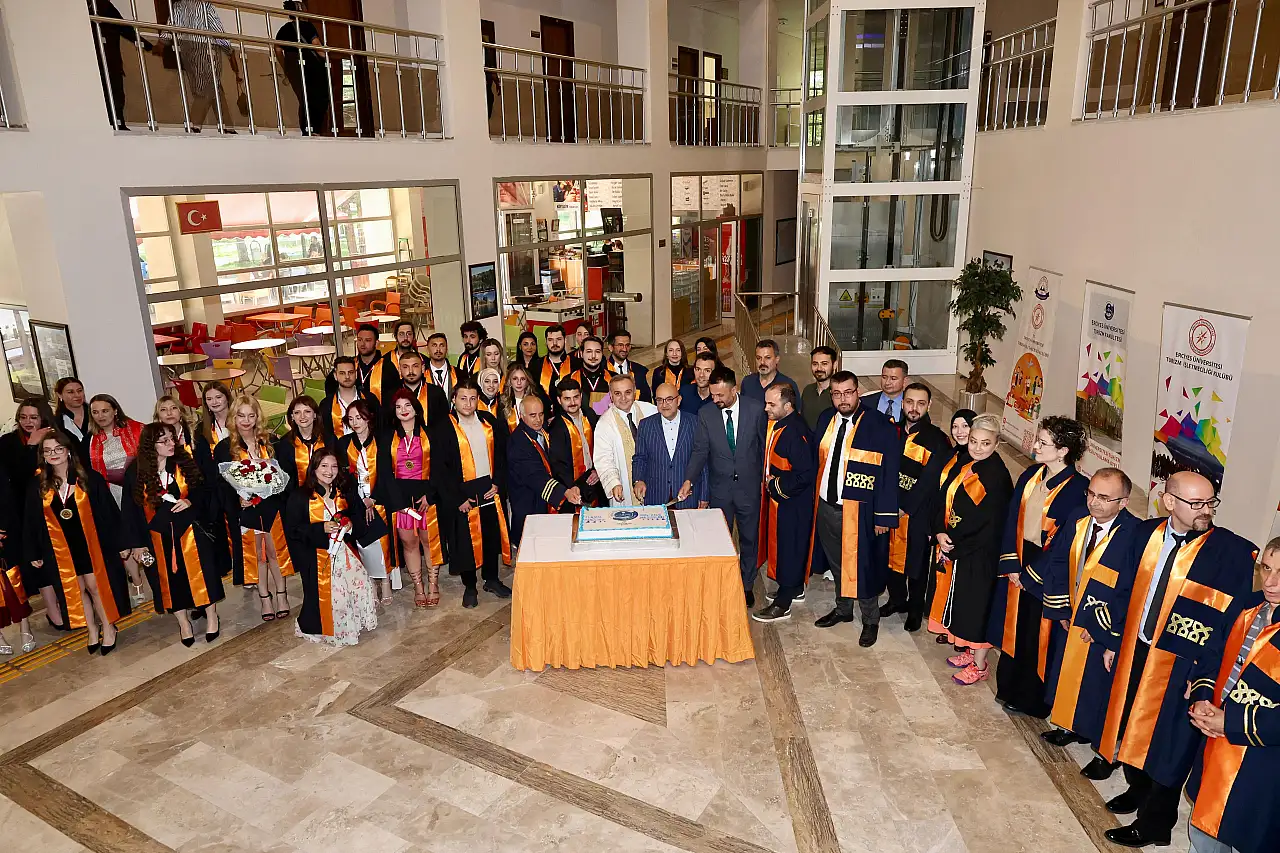 ERÜ Turizm Fakültesi 16. mezunlarını uğurladı