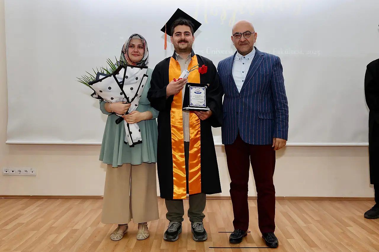 ERÜ Turizm Fakültesi 16. mezunlarını uğurladı