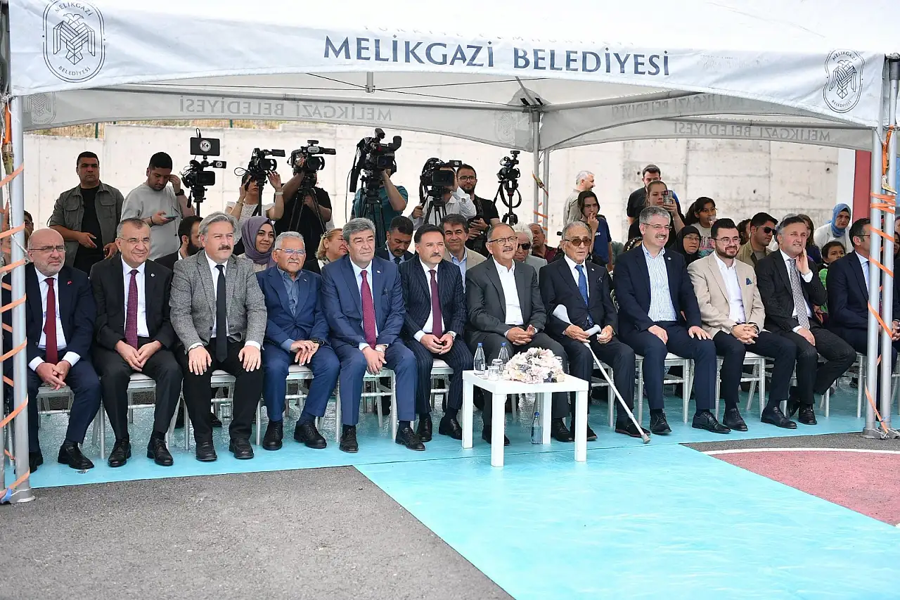 Kayseri'de 3 okul aynı anda açıldı!