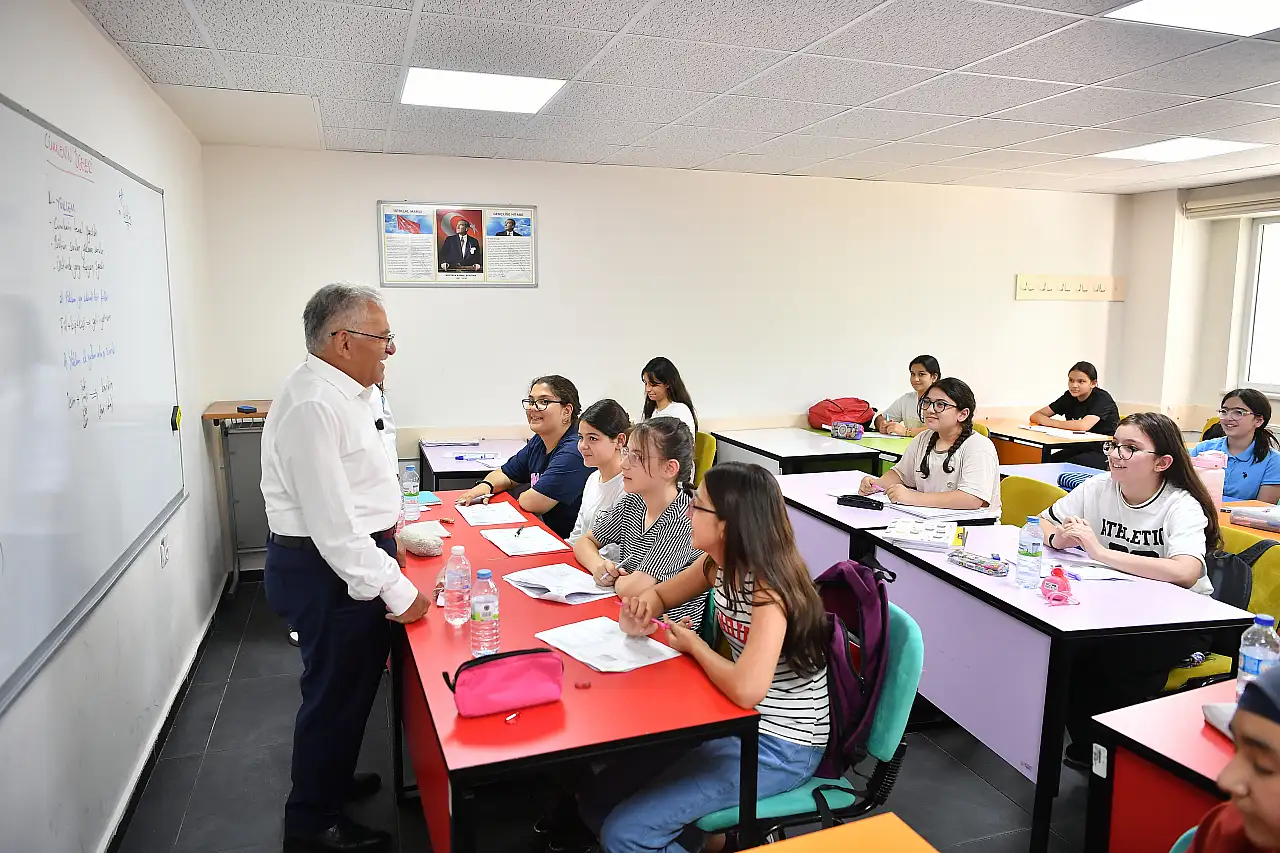 Başkan Büyükkılıç'tan gençlere altın değerinde tavsiyeler