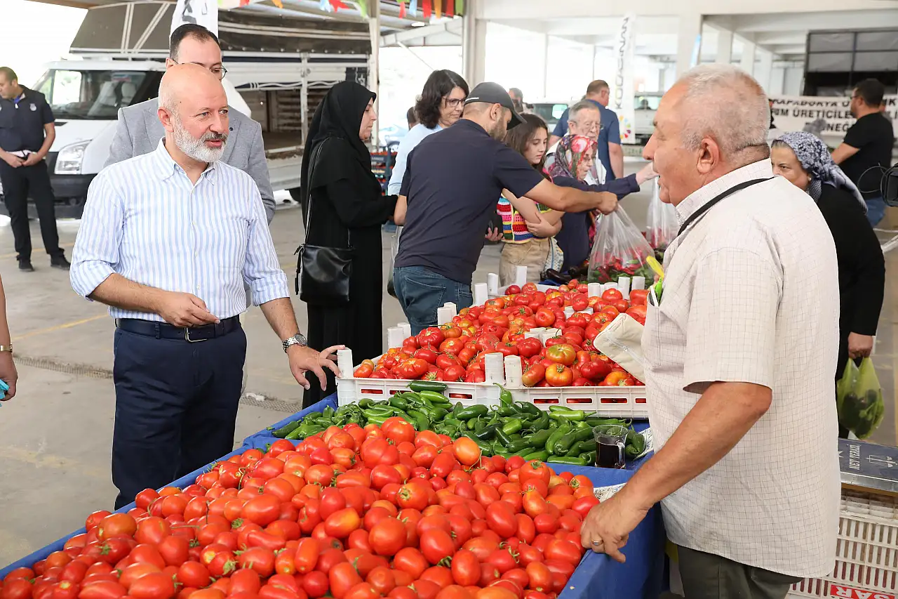 Ekolojik Pazar kapılarını açtı: Başkan Çolakbayrakdar vatandaşlarla bir araya geldi!