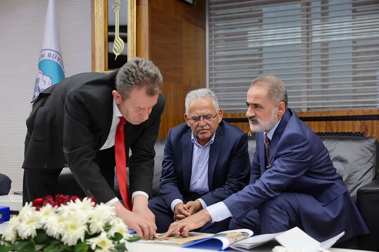 Kayseri'de raylı sistem ve ulaşım yatırımları masaya yatırıldı