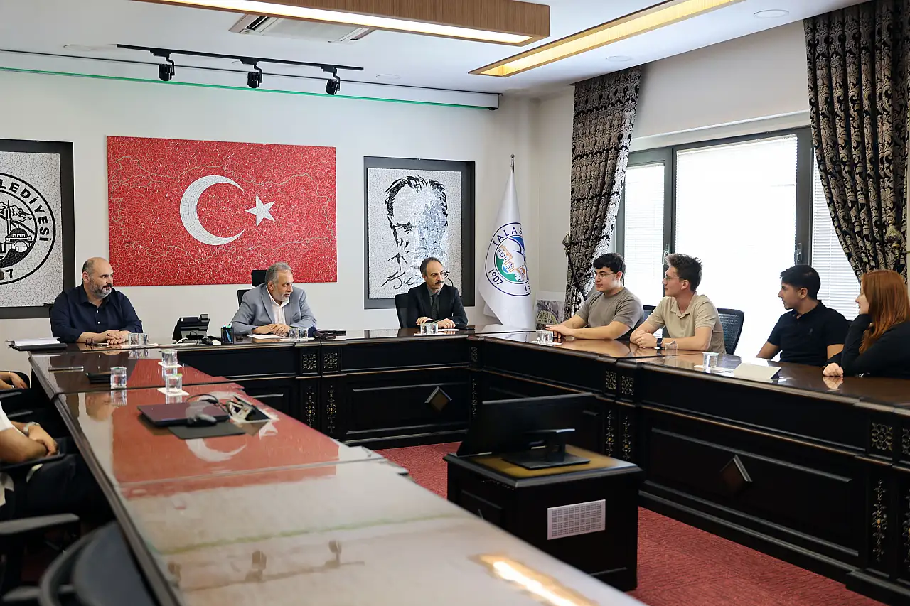 Talas kütüphaneleri gençleri geleceğe taşıyor