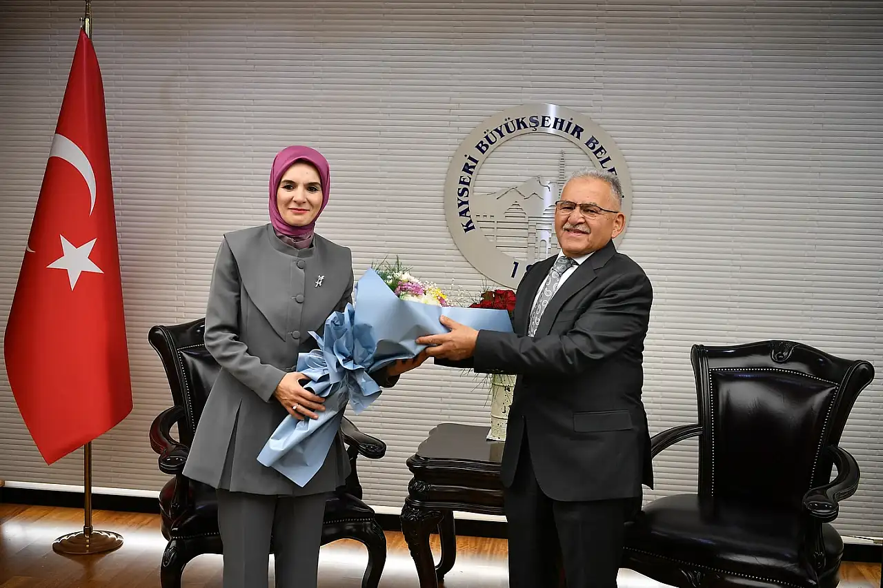 Bakan Göktaş'tan Başkan Büyükkılıç'a övgü dolu sözler: ''Kayseri hizmetin kalbi olmuş!''