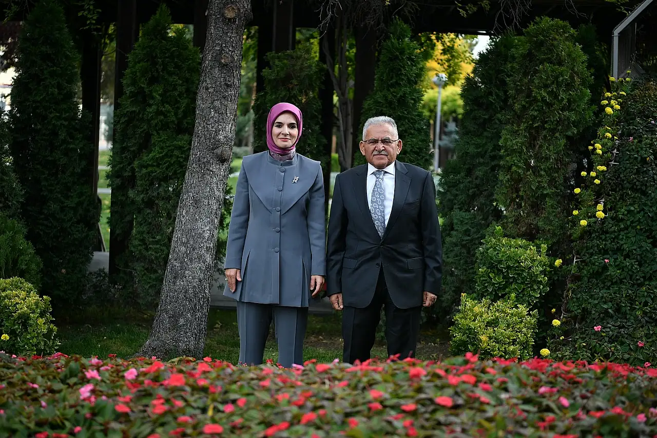 Bakan Göktaş'tan Başkan Büyükkılıç'a övgü dolu sözler: ''Kayseri hizmetin kalbi olmuş!''