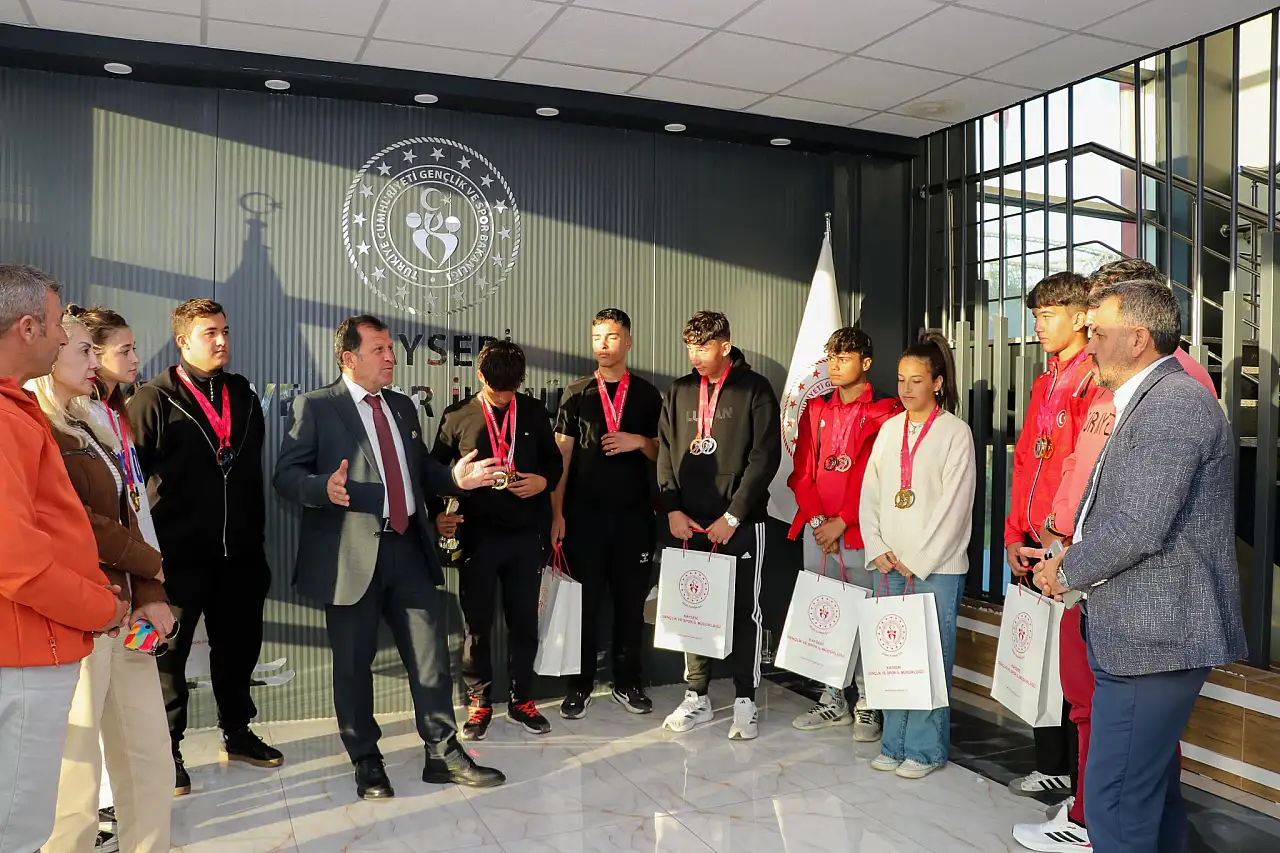 Kayseri'den şampiyonluk çıkarması: Paten takımı Türkiye'nin zirvesinde!