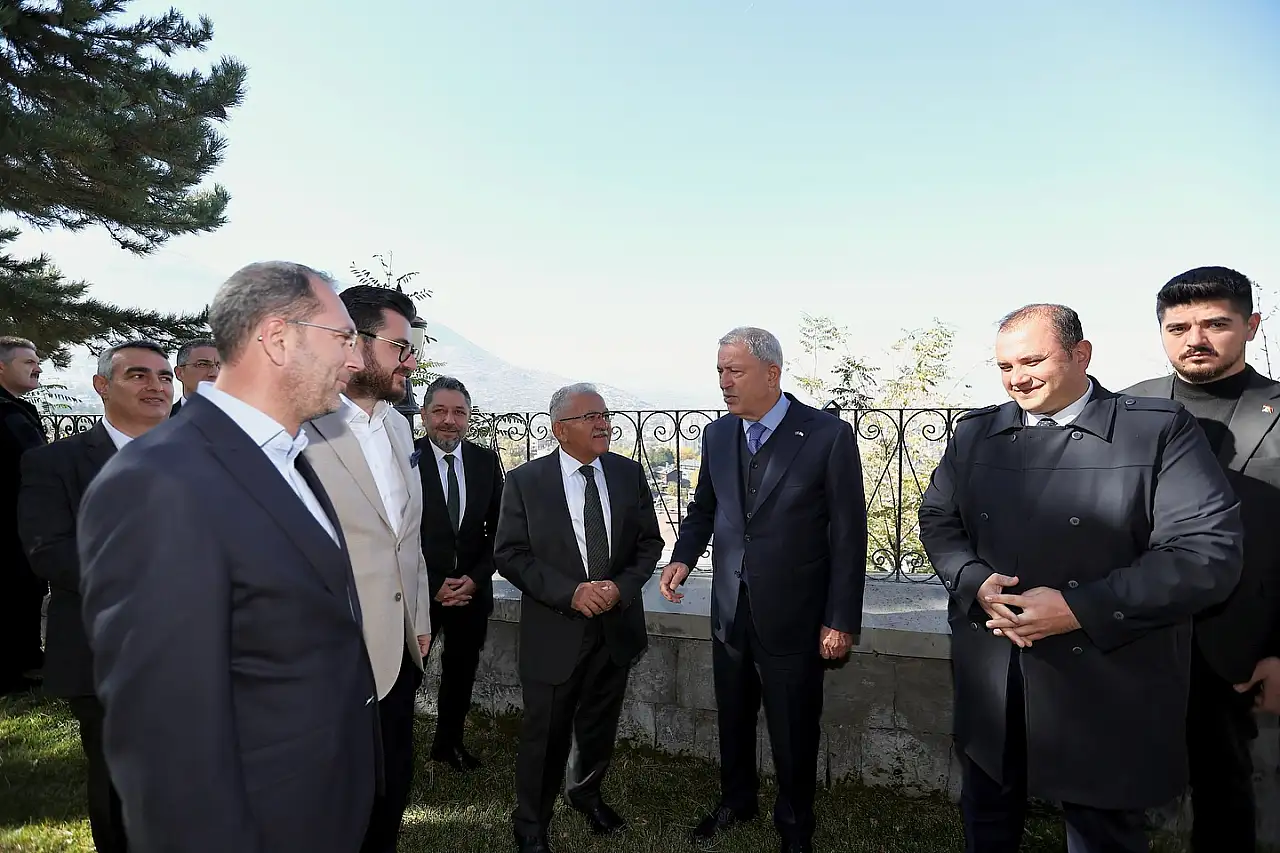 Kayseri'de birlik, dayanışma ve eğitim buluşması: Akar ve Büyükkılıç'tan yoğun ziyaret trafiği!