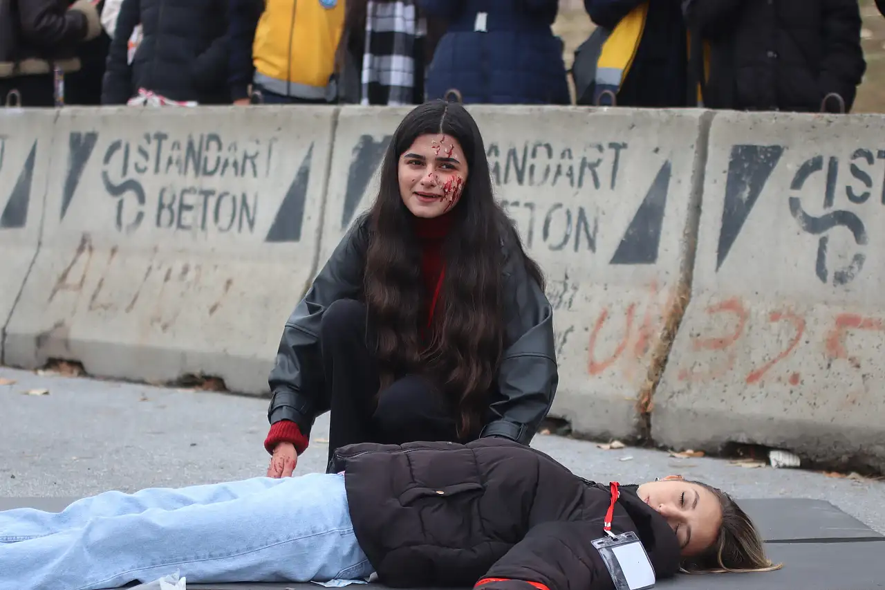 Kayseri'de film sahnelerini aratmayan tatbikat