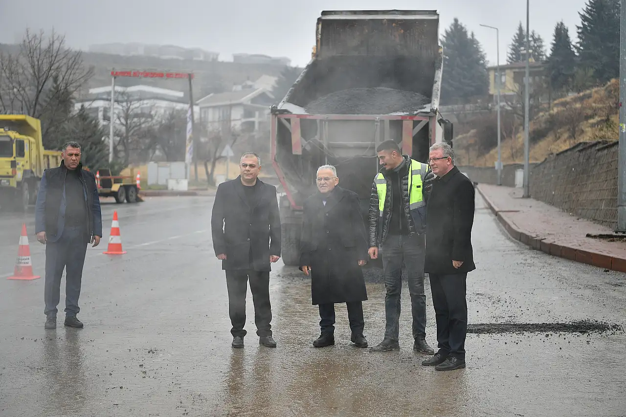 Büyükkılıç, Talas'ta altyapı çalışmalarını inceledi