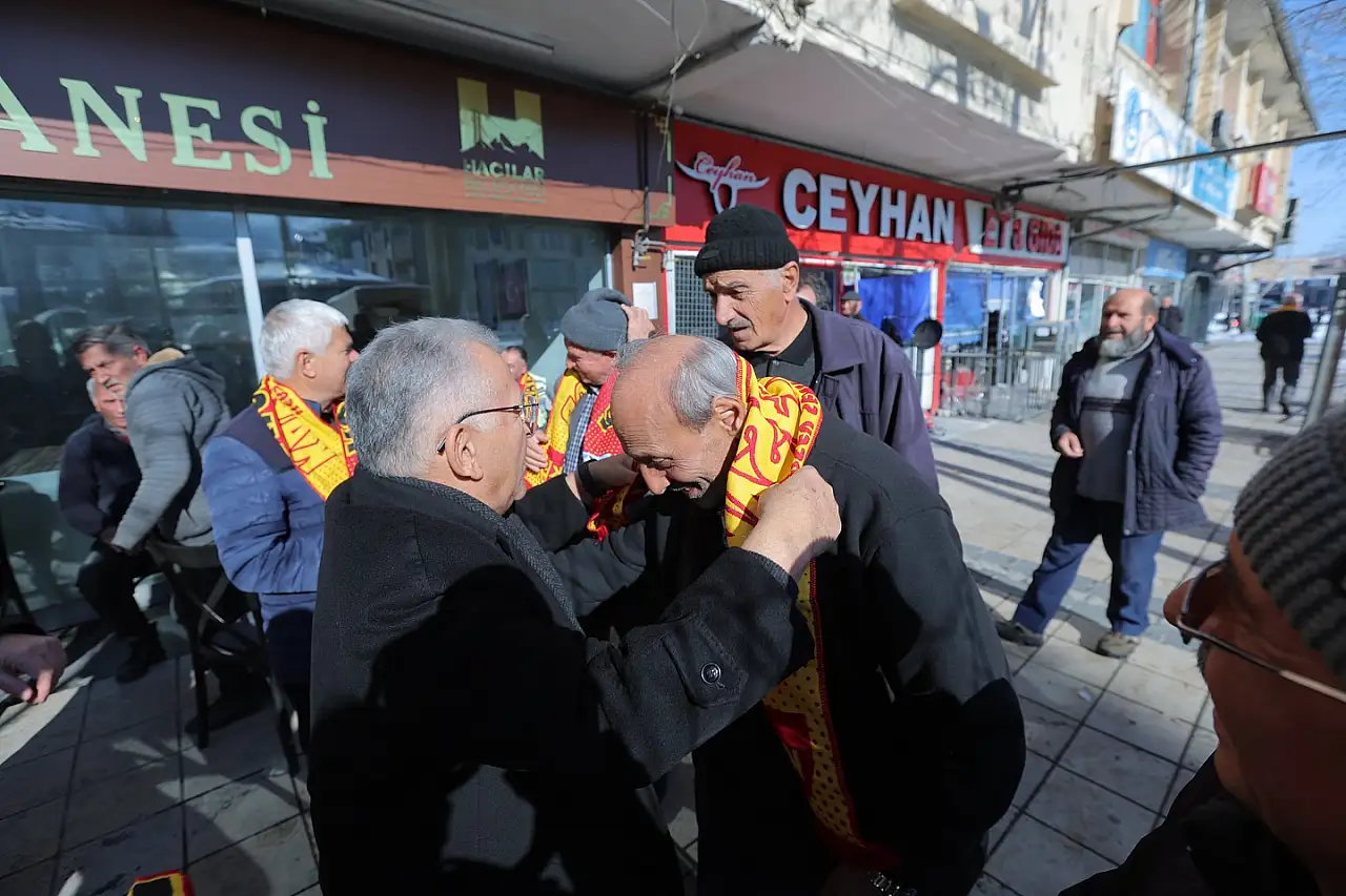 Başkan Büyükkılıç Hacılar'da vatandaşlarla bir araya geldi