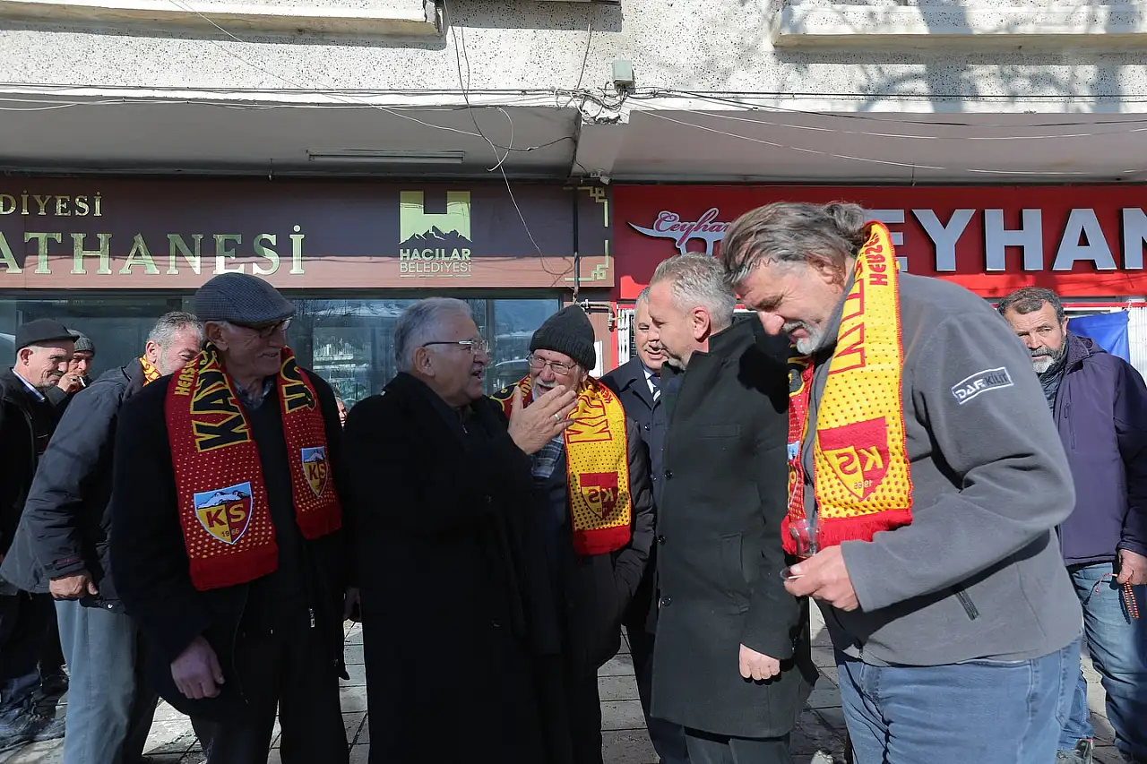 Başkan Büyükkılıç Hacılar'da vatandaşlarla bir araya geldi