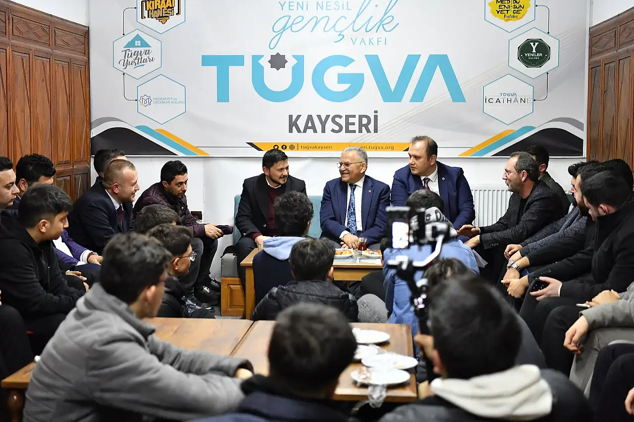 Başkan Büyükkılıç gençlerle bir araya geldi: Samimi görüntüler...