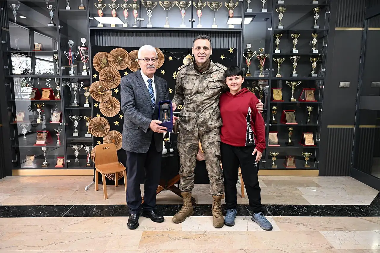 İl Emniyet Müdürü Aydın'dan şehidin emanetine doğum günü sürprizi