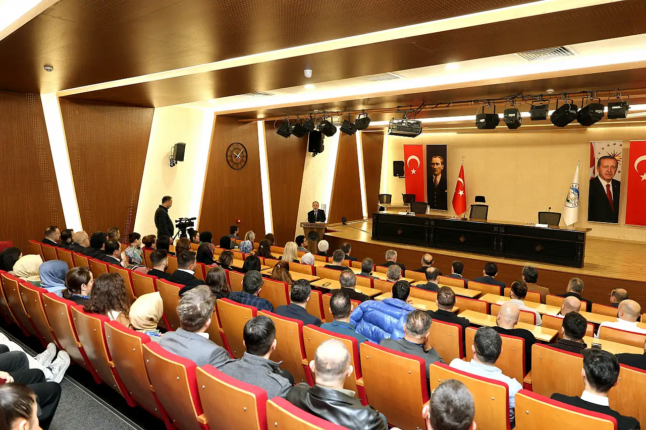 Ramazan ayına neşe katan Talas'ta Başkan Yalçın belediye personeliyle bayramlaştı