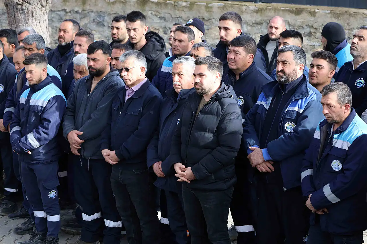 Yahyalı'da bayram coşkusu: Başkan Öztürk, belediye personelleri ile bayramlaştı