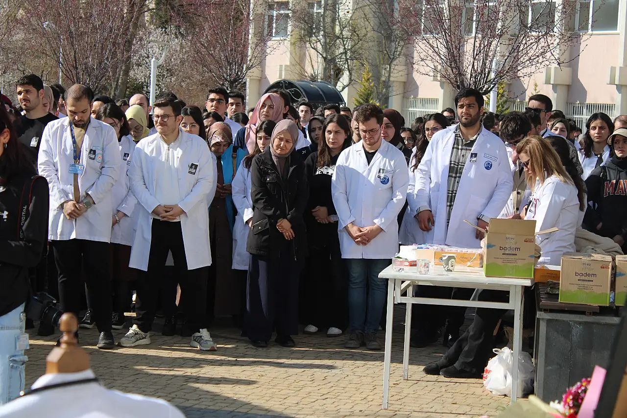 Yaren, okuduğu fakültede anıldı