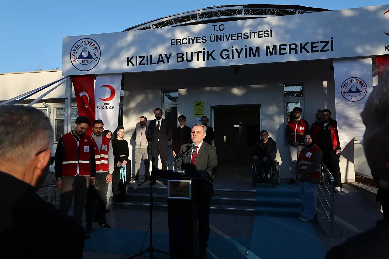 ERÜ'de ''Kızılay Butik Giyim Merkezi'' açılışı gerçekleşti