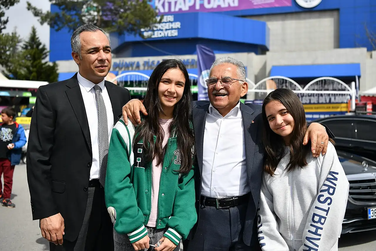 Kayseri Kitap Fuarı'nda rekor hedefi: 500 bin ziyaretçi aşıldı
