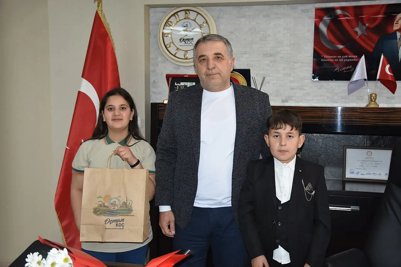 Koltuk değişti, talimatlar geldi: Başkanlık makamında bu kez çocuklar var