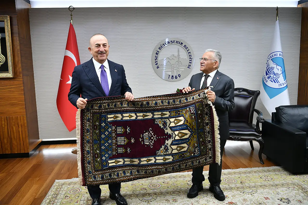 Mevlüt Çavuşoğlu'ndan Kayseri'ye ve Büyükşehir'e övgü...