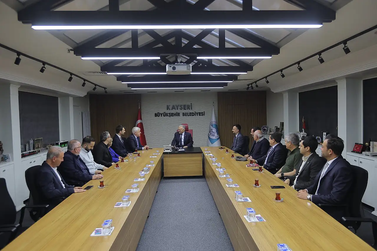 Başkan Büyükkılıç'a kimler neden tebrik ziyaretinde bulundu?