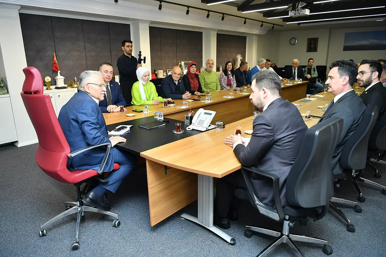 Bosna Hersek Dostluk Köprüleri Heyeti Başkan Büyükkılıç'ı ziyaret etti