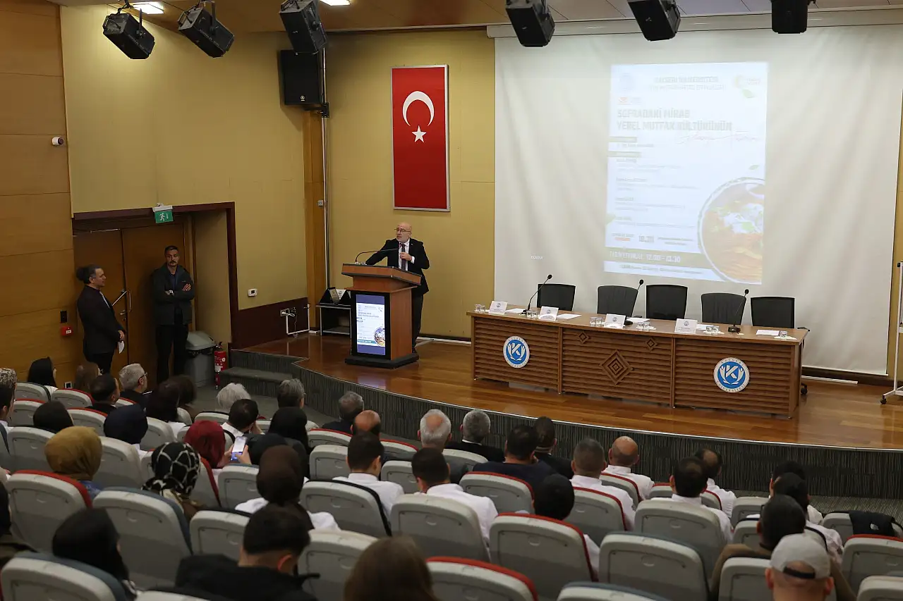 KAYÜ'de lezzet dolu etkinlik: Yağlama, ezme, kurşun aşı çorbası...
