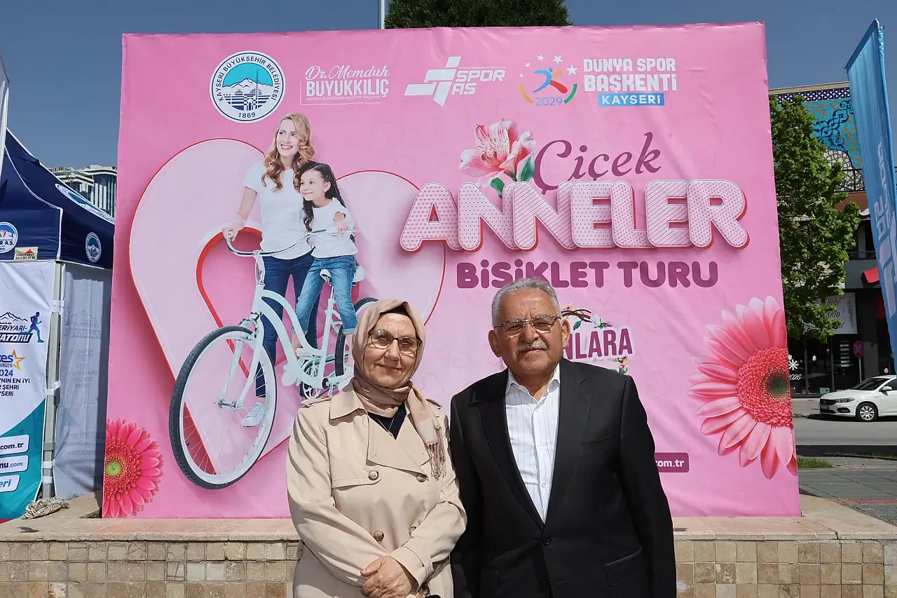 Cumhuriyet Meydanı'nda Anneler Günü etkinliği: Kayseri'de renkli buluşma!