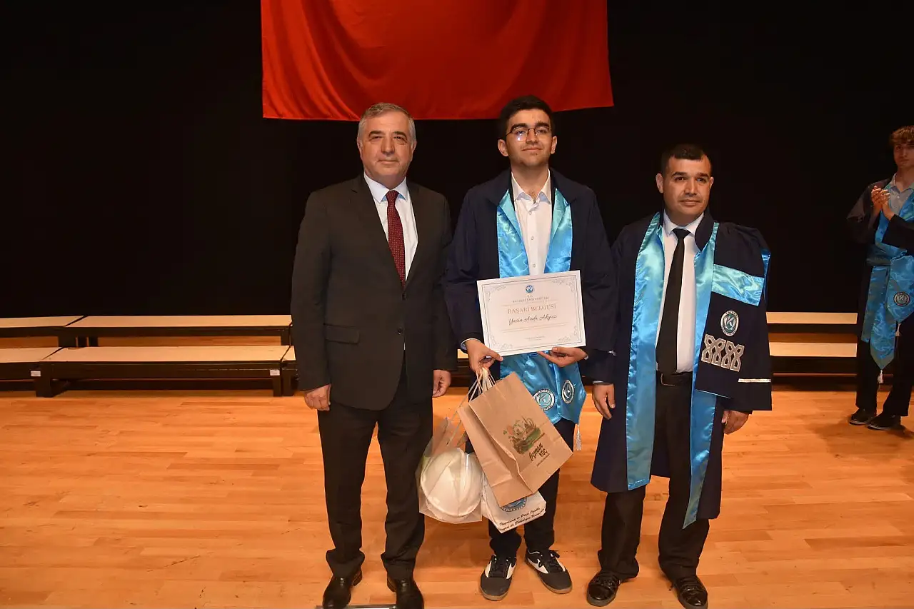 Şed kuşandılar, mesleğe ilk adımı attılar! KAYÜ'de ahilik geleneği yeniden canlandı